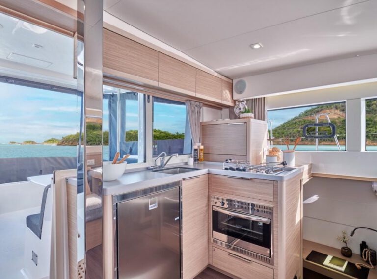 Tour in Catamarano alle isole dell'Arcipelago di La Maddalena con partenza da Cannigione - Luxury 3 - immagine 4