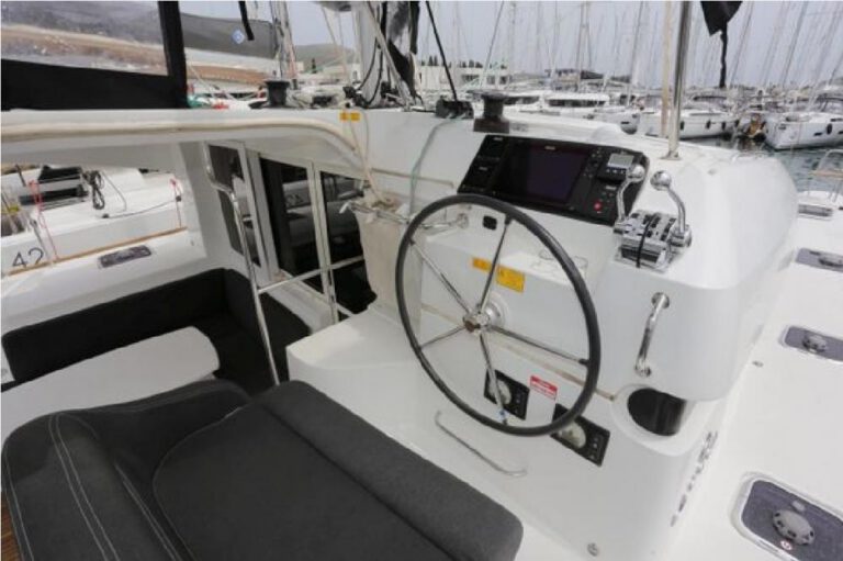 Tour in Catamarano alle isole dell'Arcipelago di La Maddalena con partenza da Cannigione - Luxury 3 - immagine 2