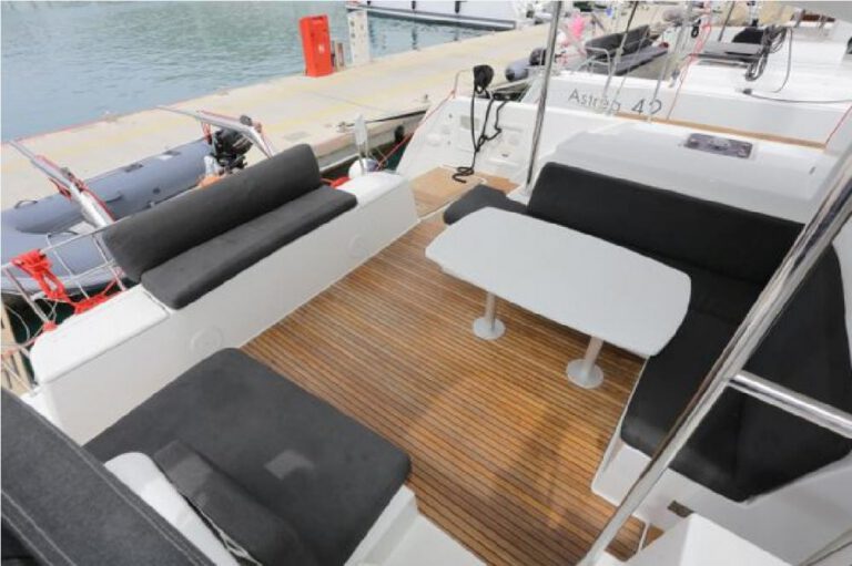 Tour in Catamarano alle isole dell'Arcipelago di La Maddalena con partenza da Cannigione - Luxury 3 - immagine 5