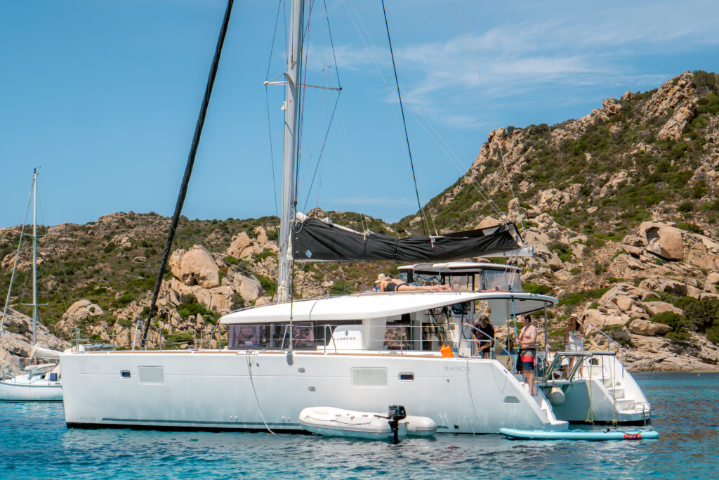 Escursione giornaliera in catamarano nell’Arcipelago di La Maddalena da Porto Rafael (Palau) – Luxury 1