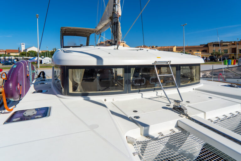 Escursione in catamarano luxury da Palau