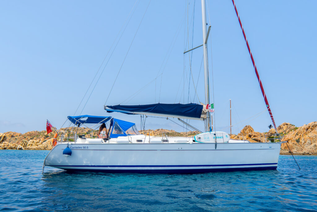 Escursione giornaliera in barca a vela nell’Arcipelago di La Maddalena da Santa Teresa di Gallura