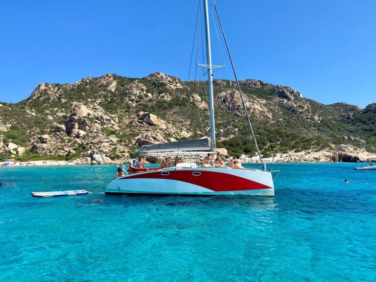 22Escursioni in catamarano Porto Pozzo