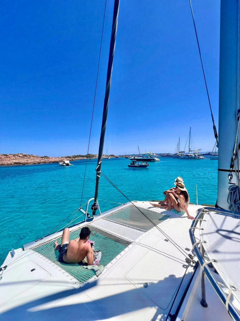 23Escursioni in catamarano Porto Pozzo