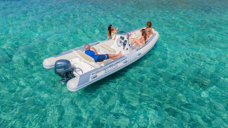 Escursione con gommone da Palau 12