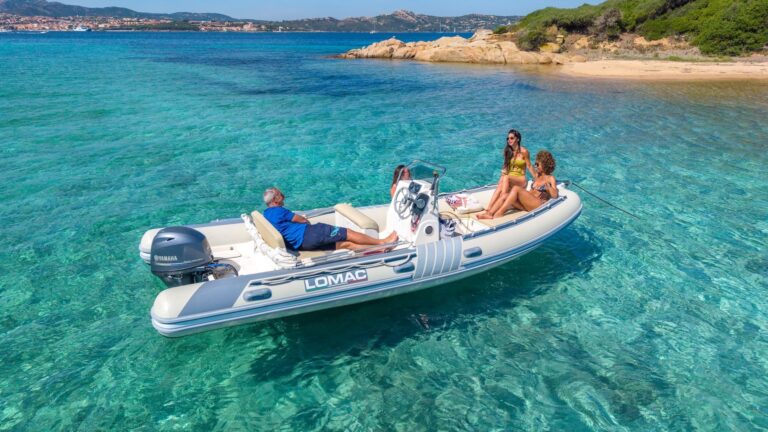 Escursione con gommone da Palau 13