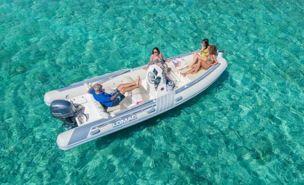 Escursione in esclusiva con gommone comfort da Palau – Arcipelago di La Maddalena
